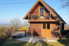 3 Bedroom Lodge over looking Lake Dathee & Golf Course